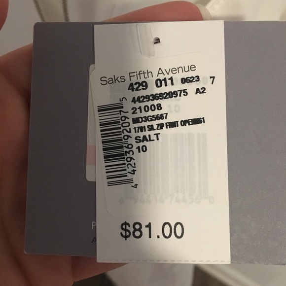 White Dress - Picture 4 of 4